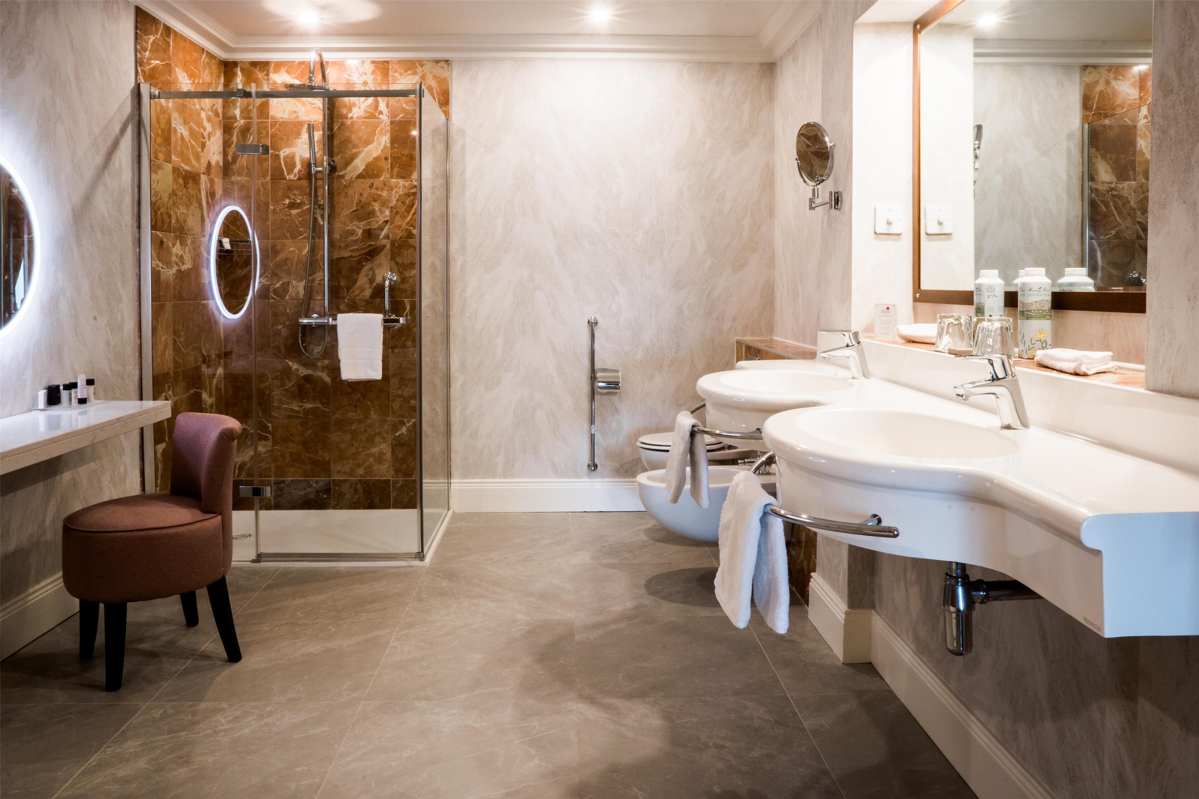 1 bedroom, premium bedding, memory-foam beds, minibar