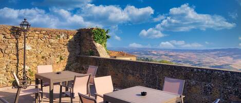 شرفة على السطح