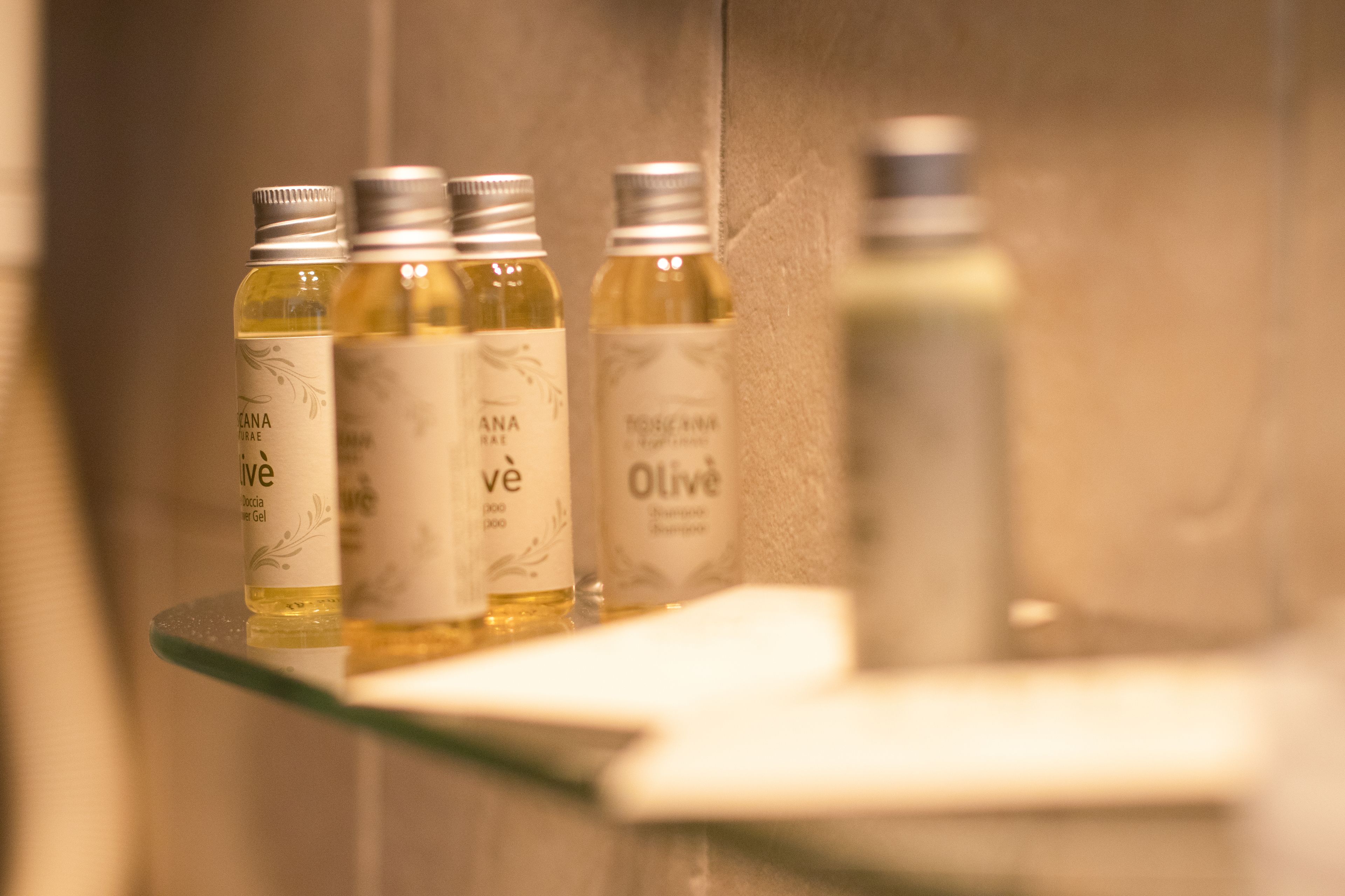 superior double room | bathroom amenities | shower, free toiletries, hair dryer, bidet