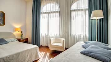 Phòng 3 | Minibar, két bảo mật tại phòng, bàn, màn/rèm cản sáng