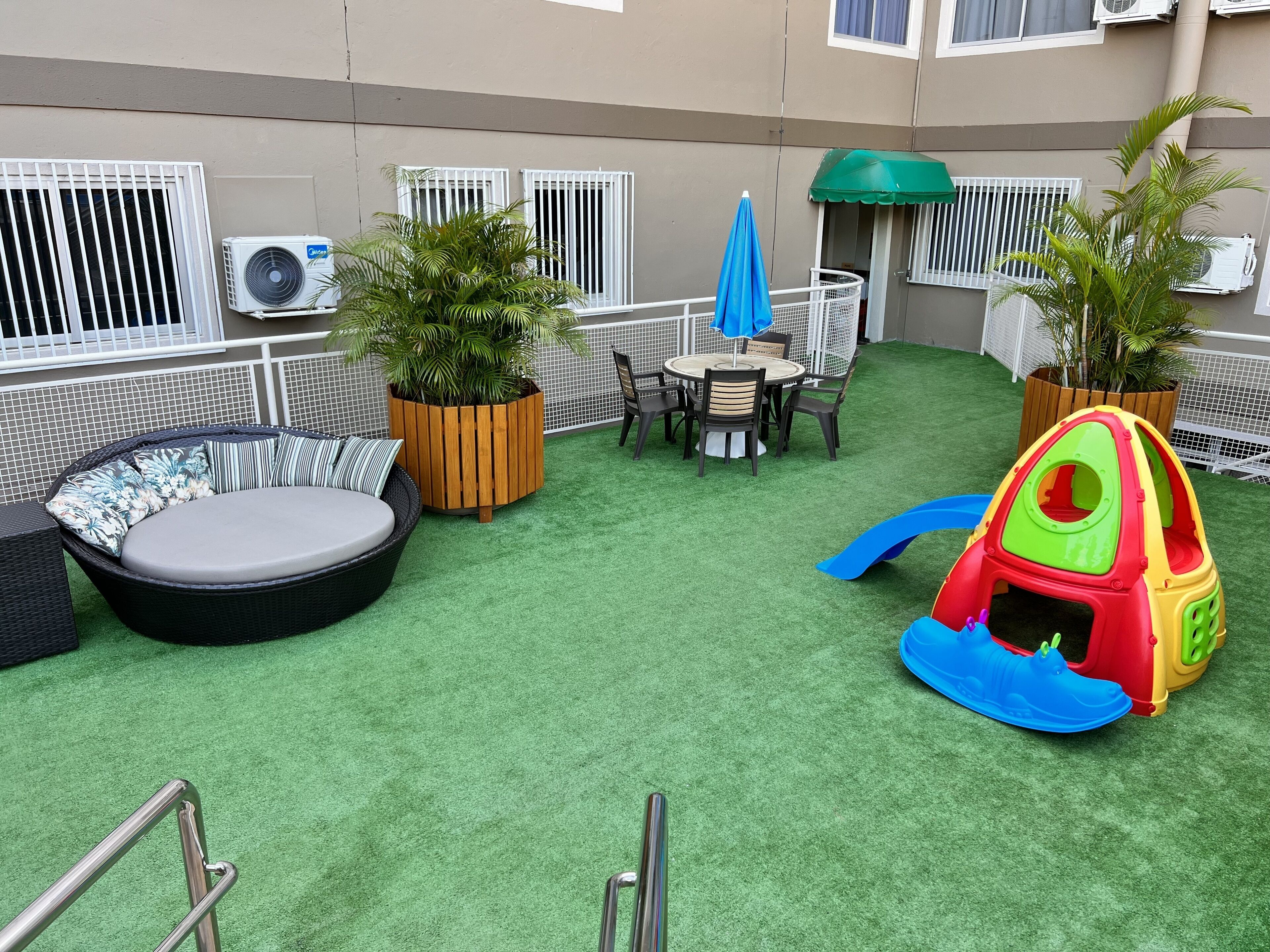 2 outdoor pools, open 8:00 am to 11:00 pm, pool umbrellas, pool loungers