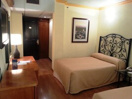 Double Room | In-room safe, desk, iron/ironing board, free cribs/infant beds