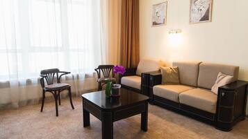 Suite | Living area | Plasma TV