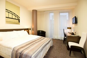 Habitación doble superior | Caja fuerte, escritorio, cortinas opacas y sistema de insonorización