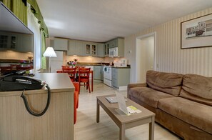 Suite (Lower Level) | Living area | TV