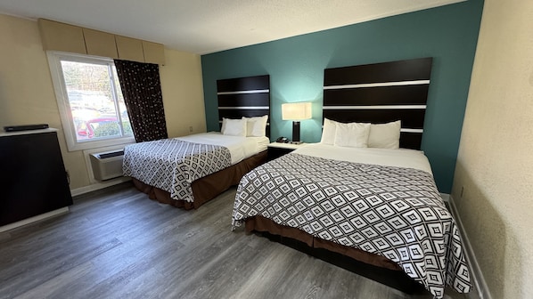 Desk, iron/ironing board, rollaway beds, free WiFi