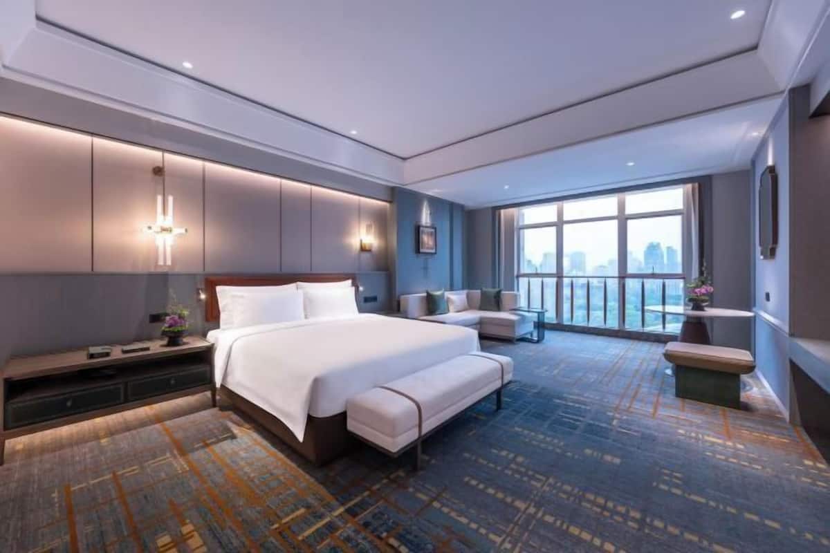 Minibar, in-room safe, desk, blackout curtains