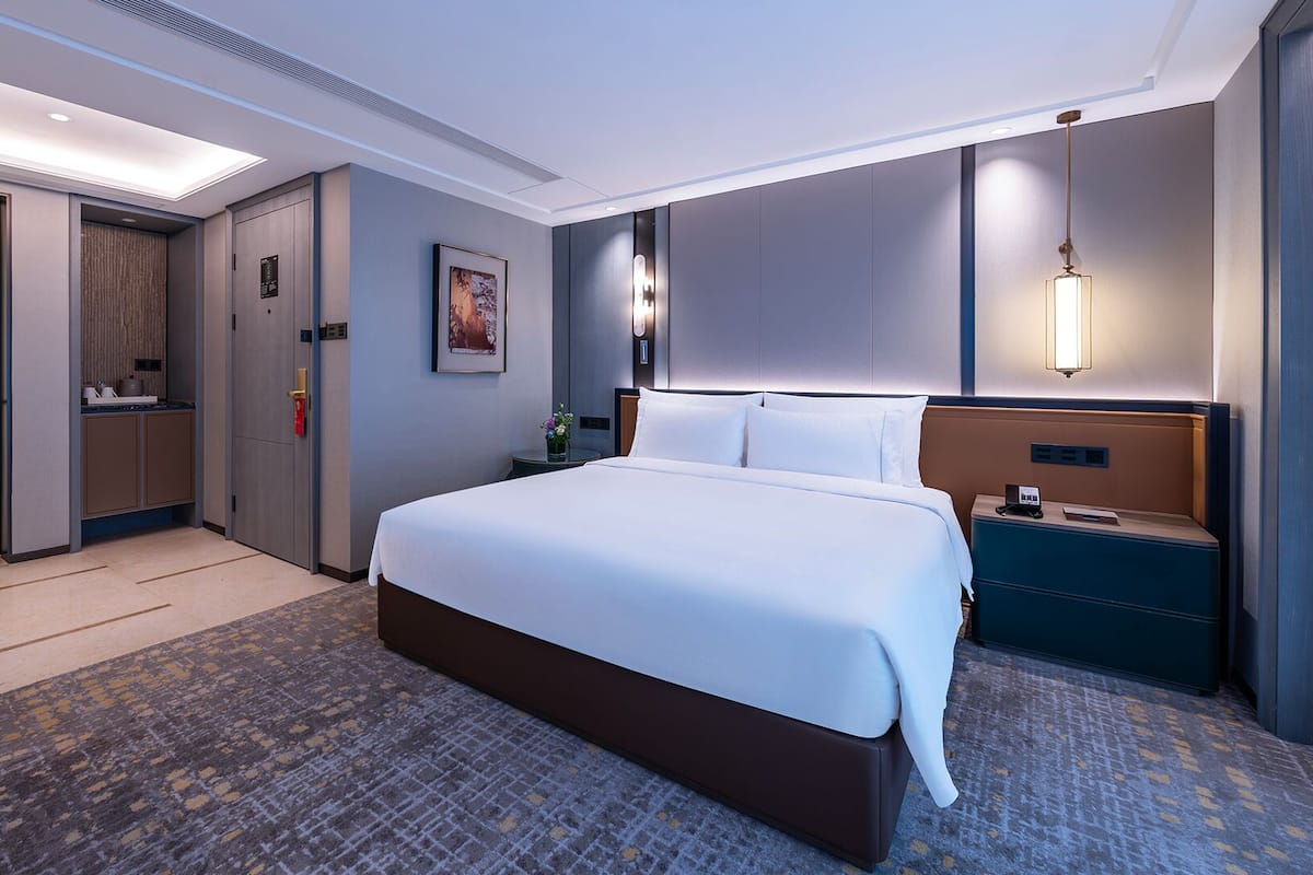 City View King Size Leisure Room | Minibar, in-room safe, desk, blackout drapes