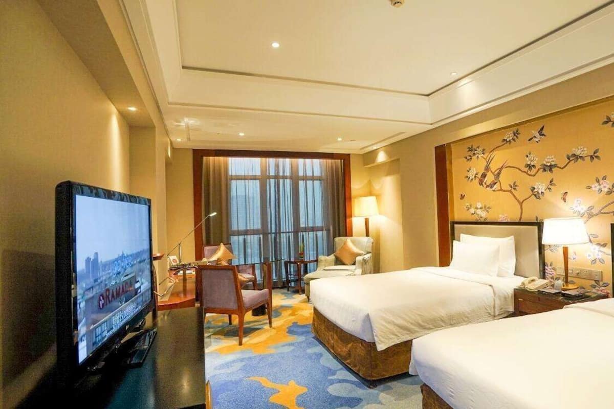 Minibar, in-room safe, desk, blackout drapes