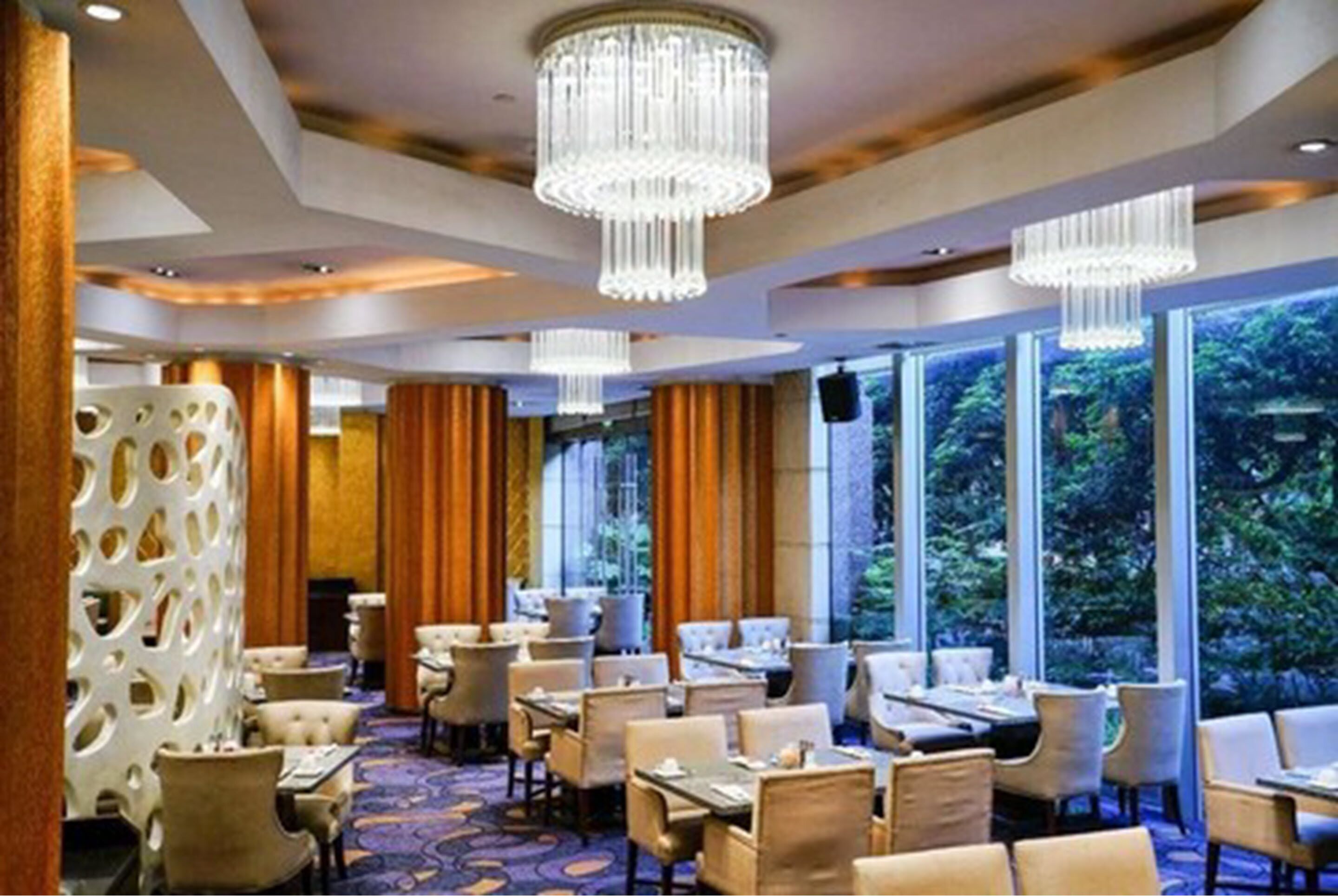 lunch and dinner served