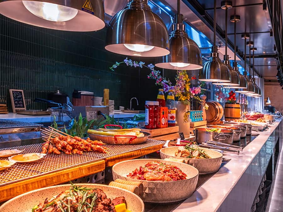 Lunch and dinner served