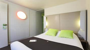 Premium bedding, desk, blackout drapes, soundproofing