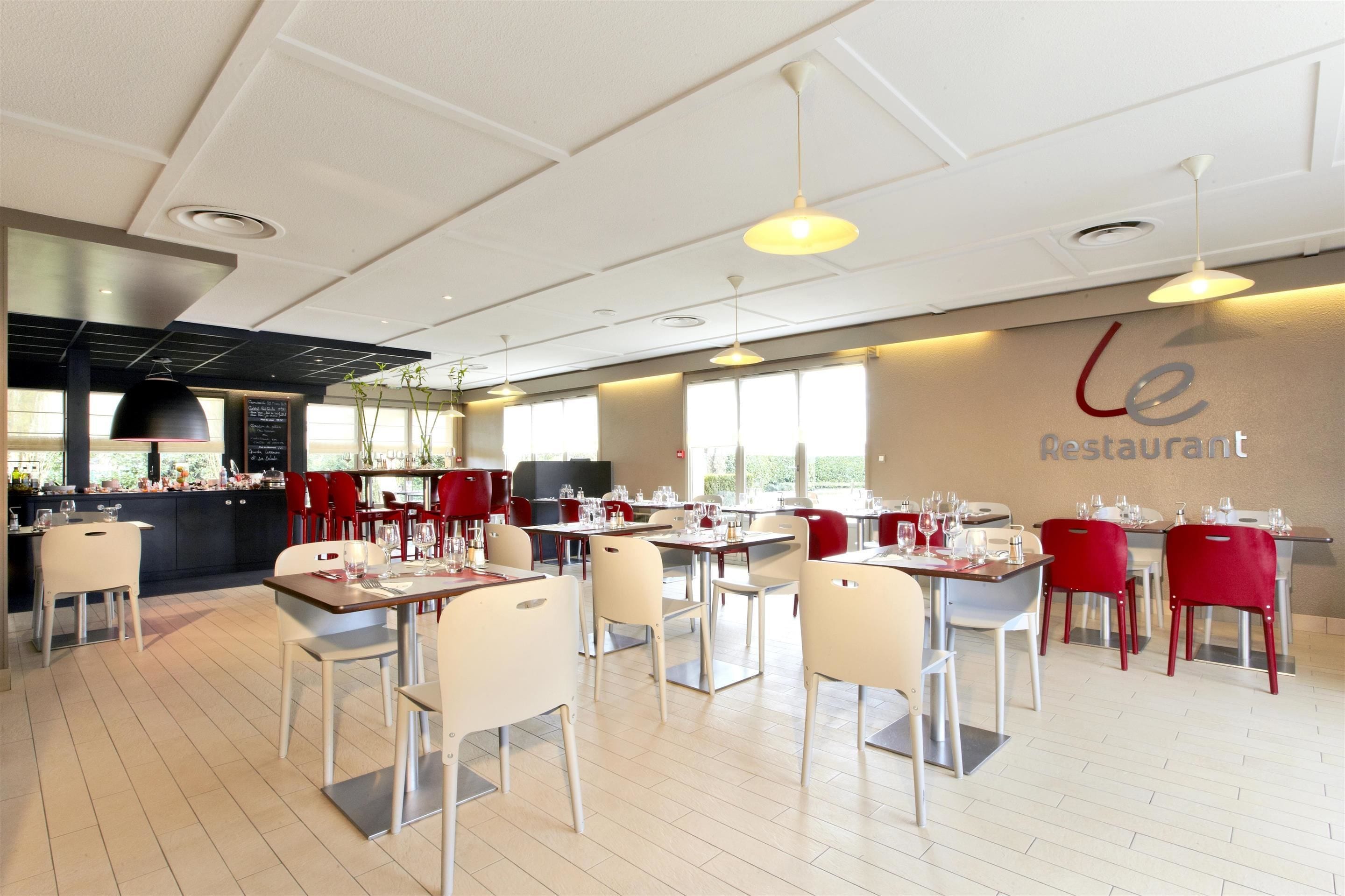 Café da manhã, almoço e jantar; culinária francesa 