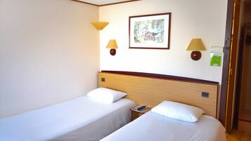 Standard Room, 2 Twin Beds | Premium bedding, desk, blackout drapes, iron/ironing board