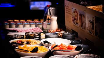 Daily buffet breakfast (EUR 14.90 per person)