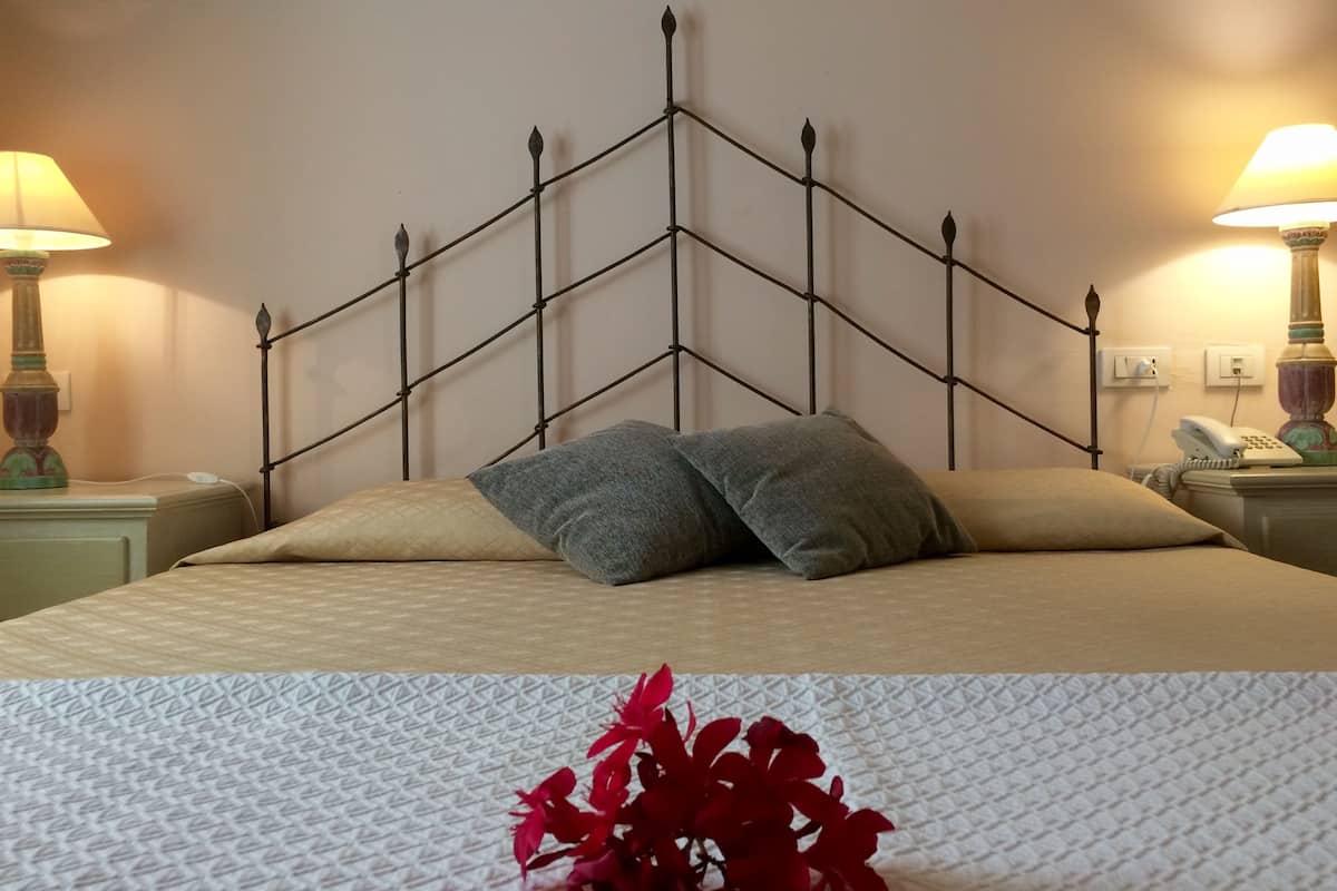 superior triple room | 1 bedroom, minibar, in-room safe, desk