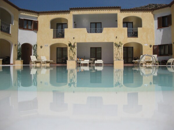 Seasonal outdoor pool