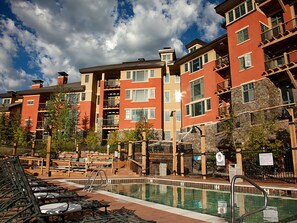 Outdoor pool - The Miners Club (Park City)