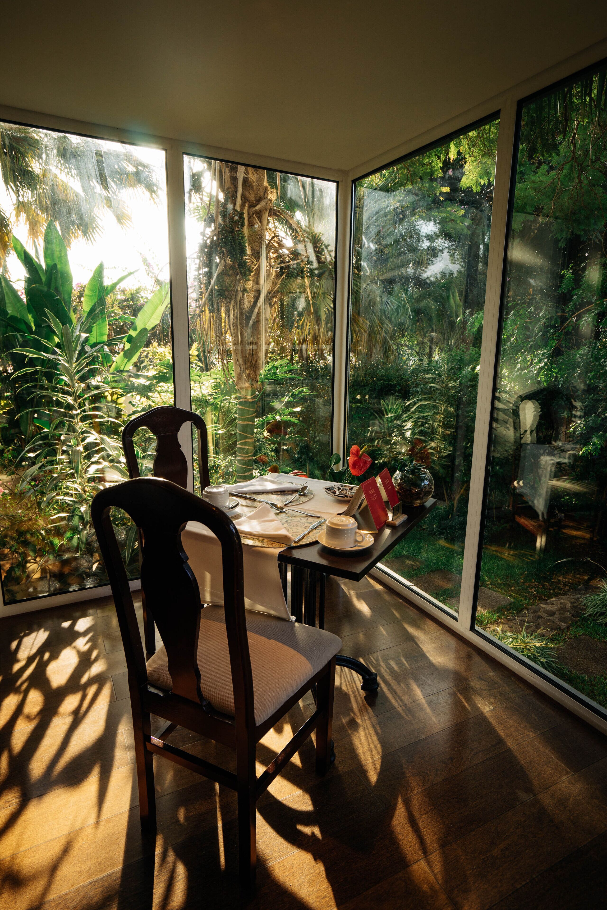 breakfast and dinner served