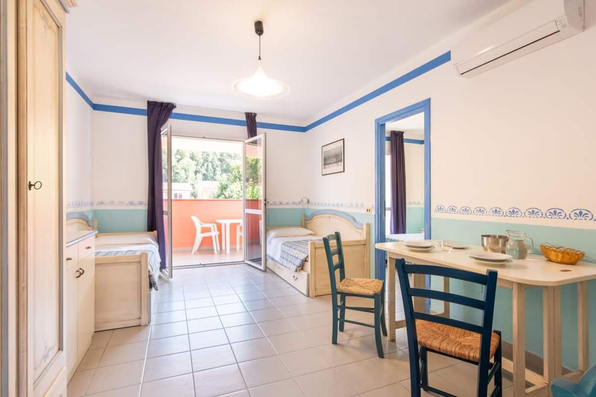 family room (2 adults + 2 children) | living room | lcd tv