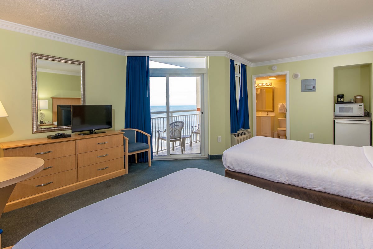 1 bedroom, individually decorated, individually furnished, desk