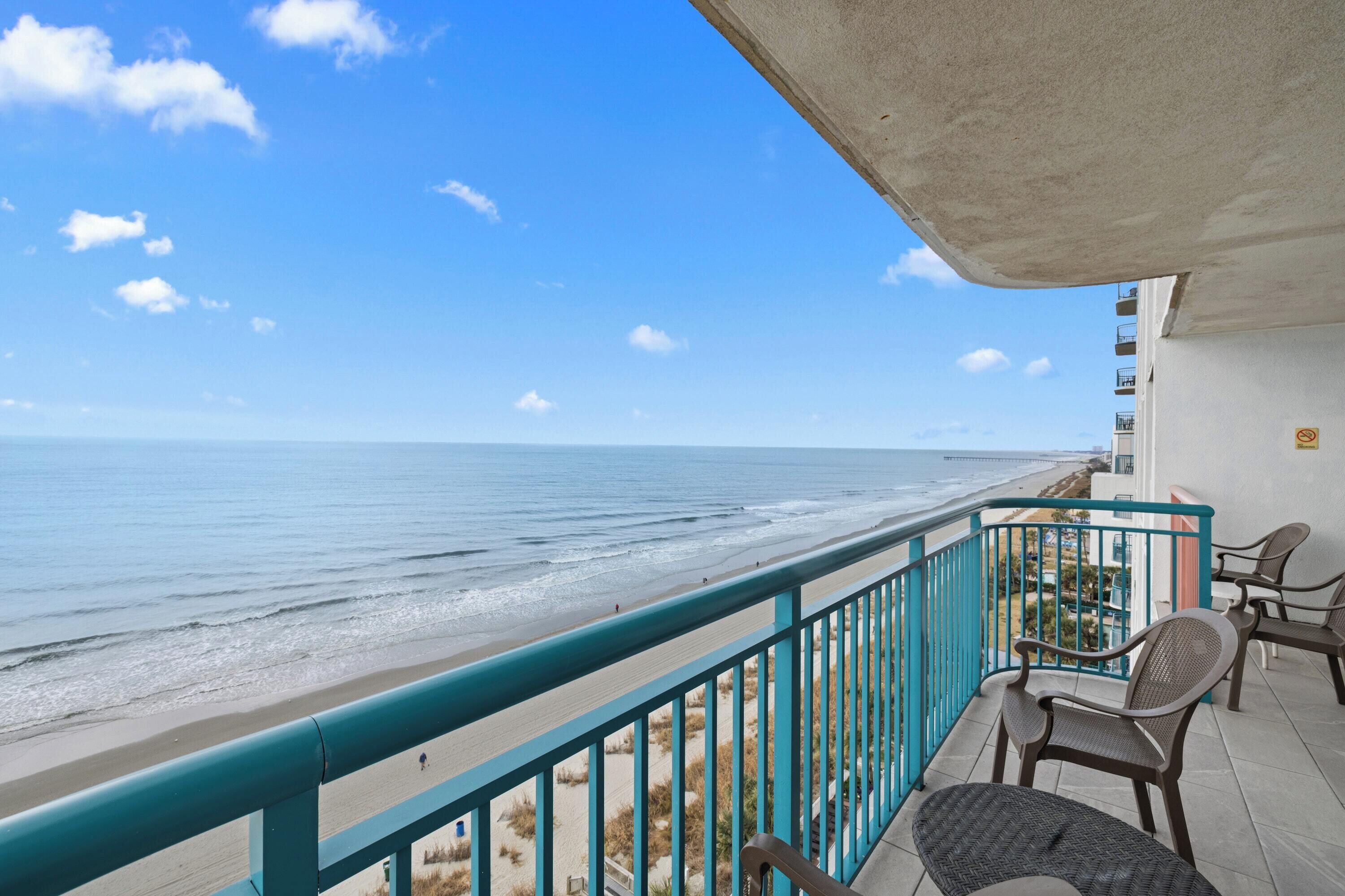 Oceanfront Three Bedroom Condo | Blick vom Balkon