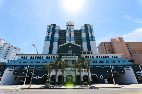 Paradise Resort - Image 4