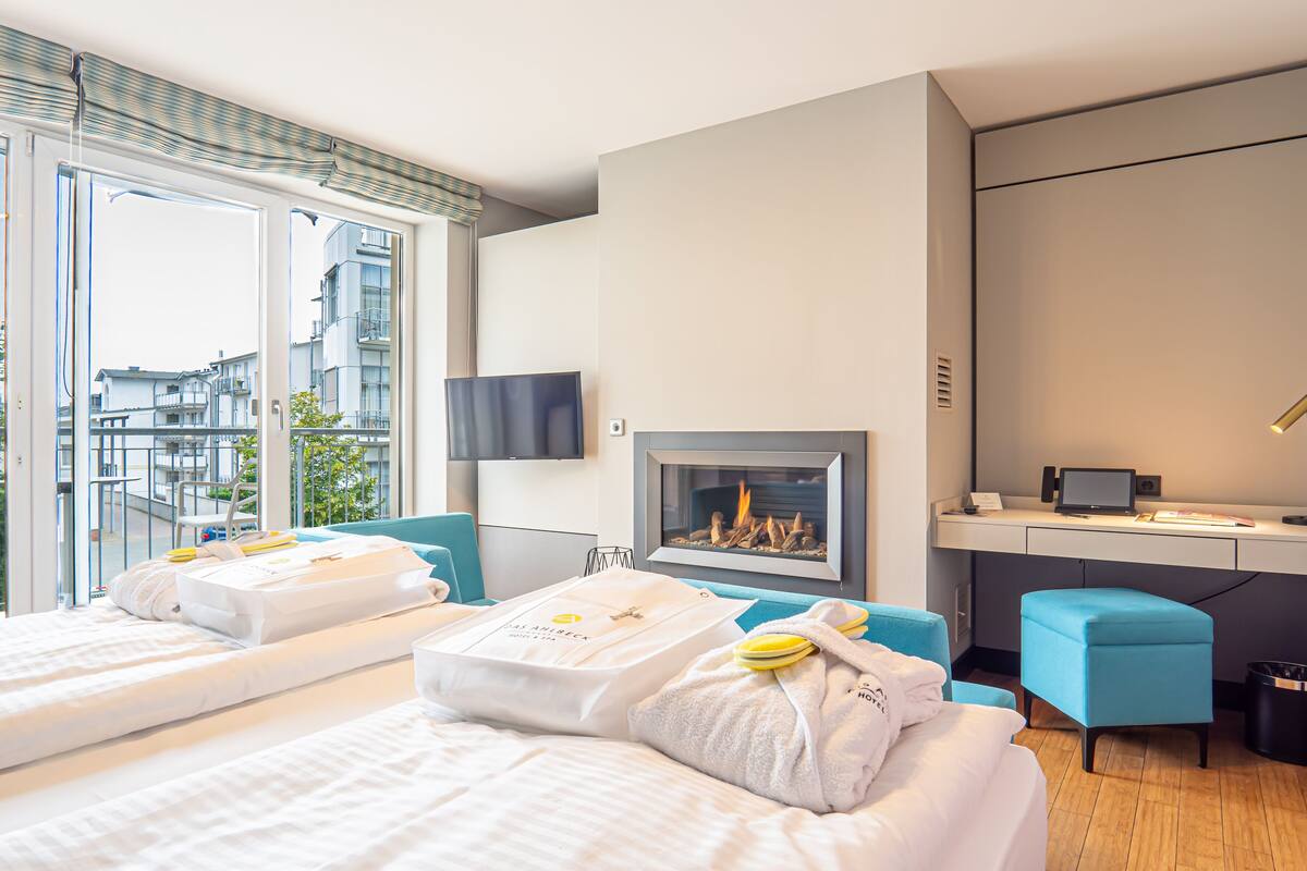 1 bedroom, premium bedding, free minibar items, in-room safe