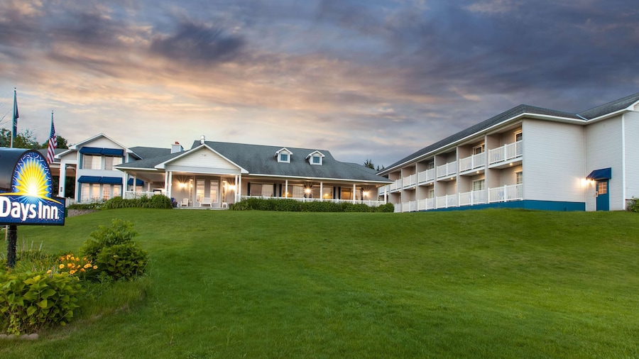 Days Inn by Wyndham Petoskey