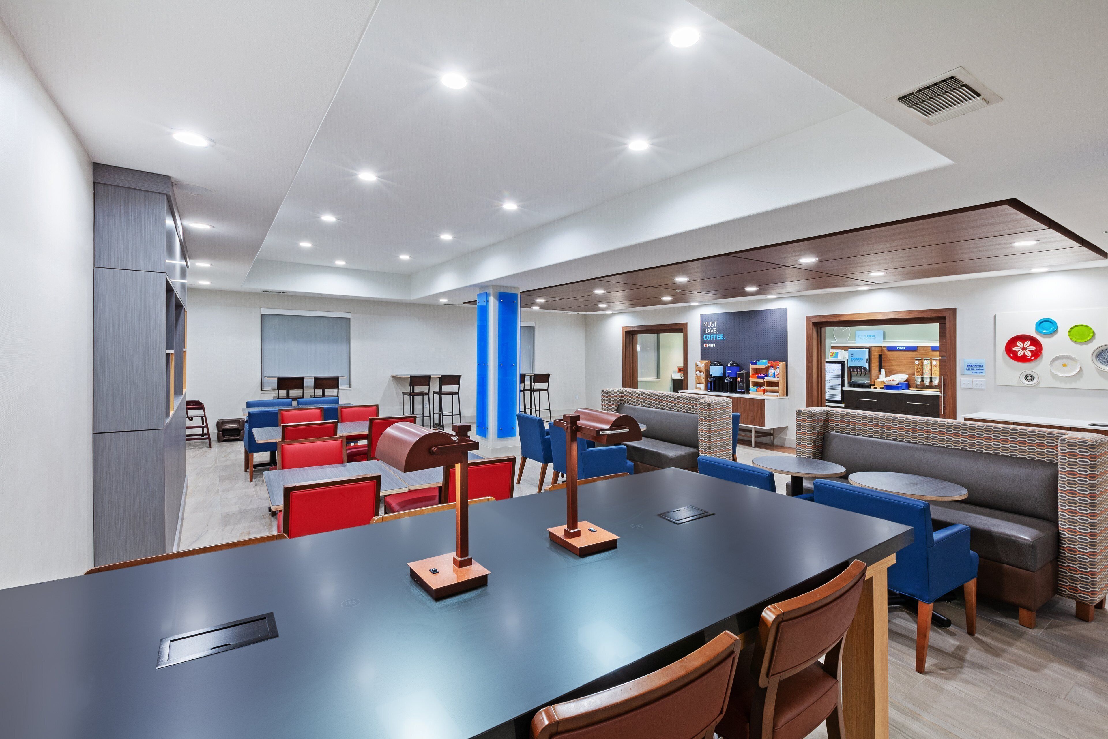 free buffet breakfast