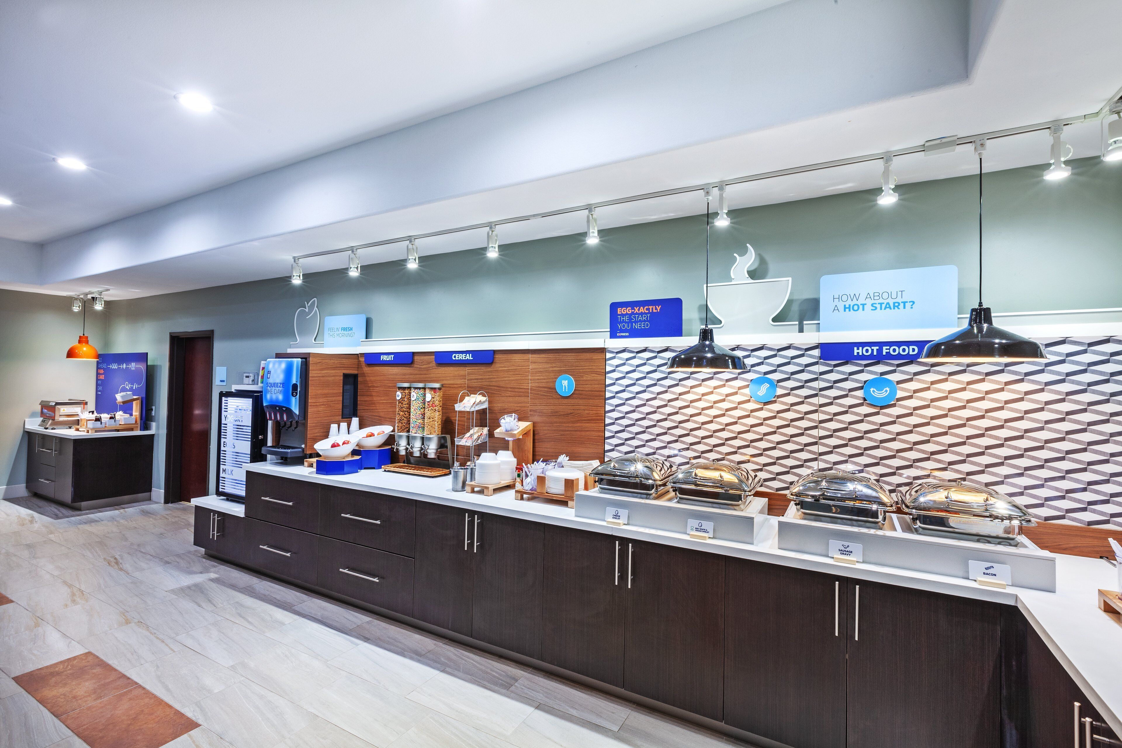 free buffet breakfast