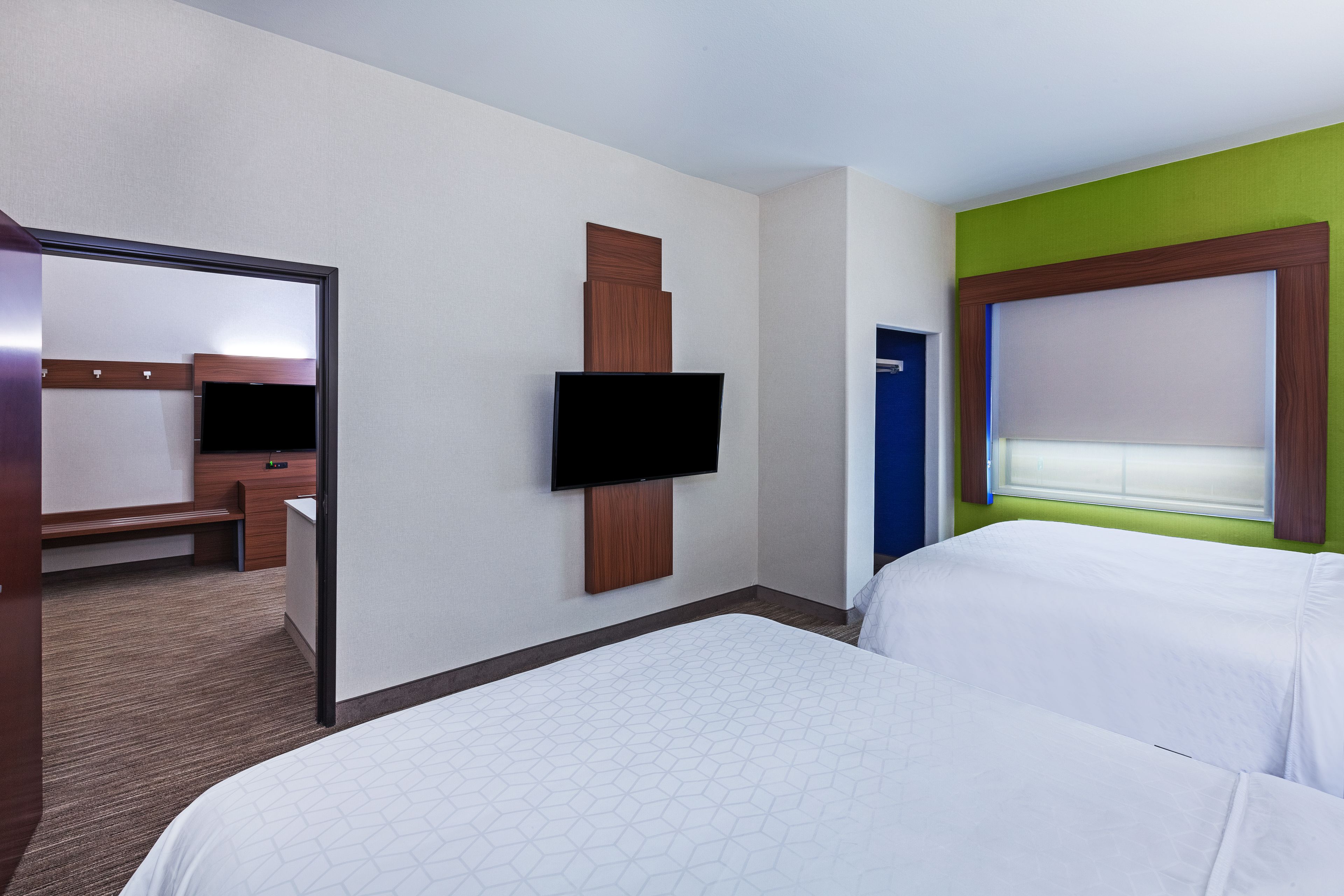 suite, 2 bedrooms | 1 bedroom, pillow-top beds, desk, blackout curtains