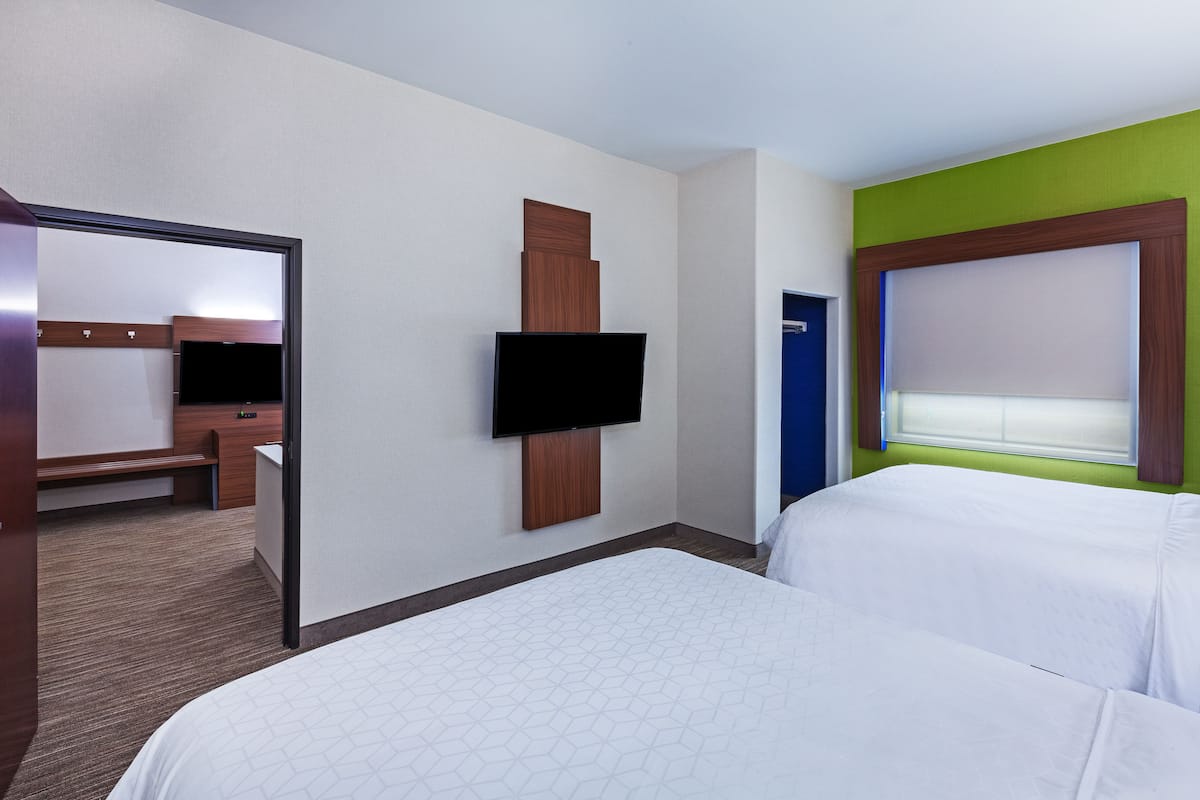 suite, 2 bedrooms | 1 bedroom, pillow-top beds, desk, blackout curtains