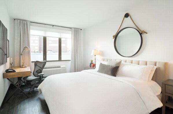 Premium bedding, in-room safe, iron/ironing board, free WiFi - AMTD Idea Tribeca Hotel (New York)