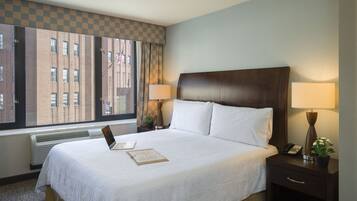 Premium bedding, in-room safe, iron/ironing board, free WiFi