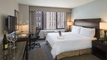 Premium bedding, in-room safe, iron/ironing board, free WiFi