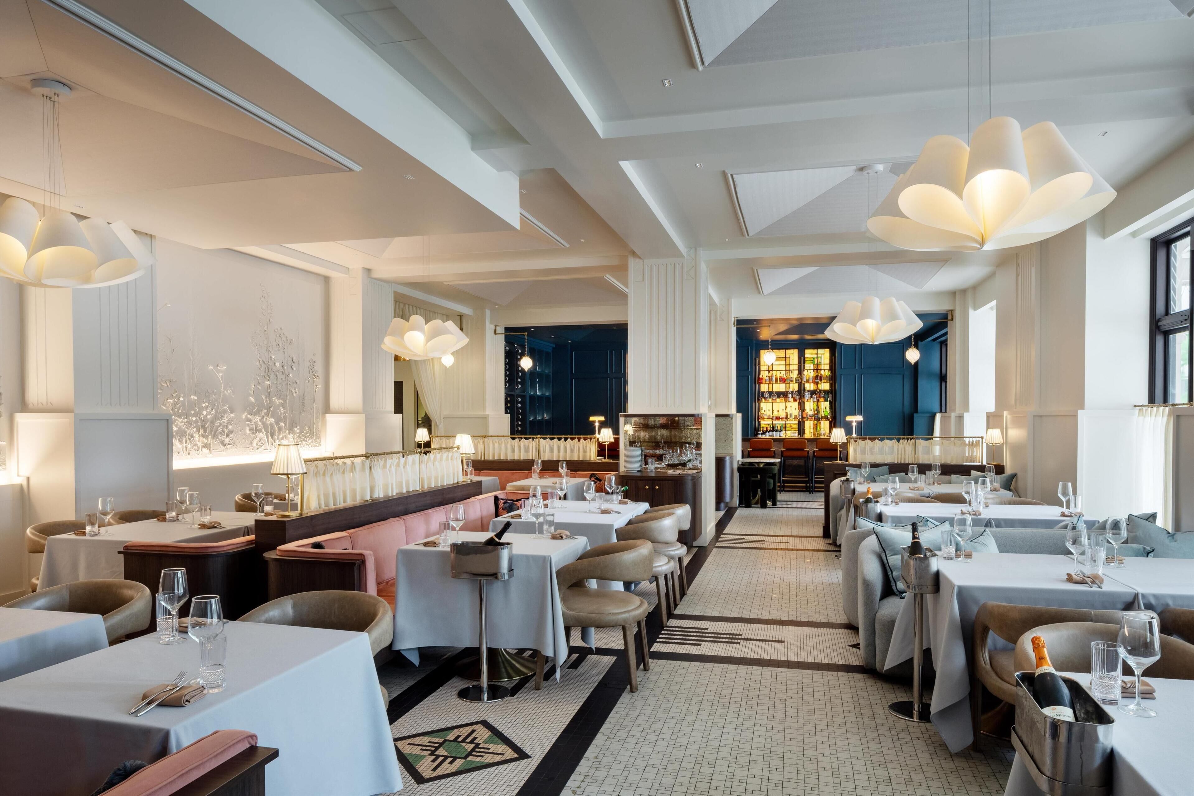 breakfast, lunch and dinner served