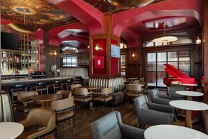 Déjeuner, dîner, souper et brunch servis sur place
