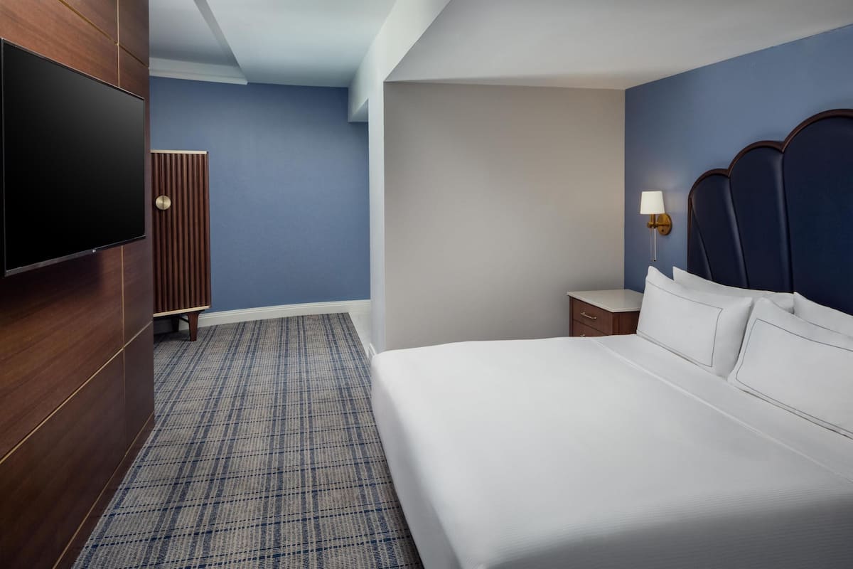 Premium bedding, in-room safe, iron/ironing board, free cots/infant beds
