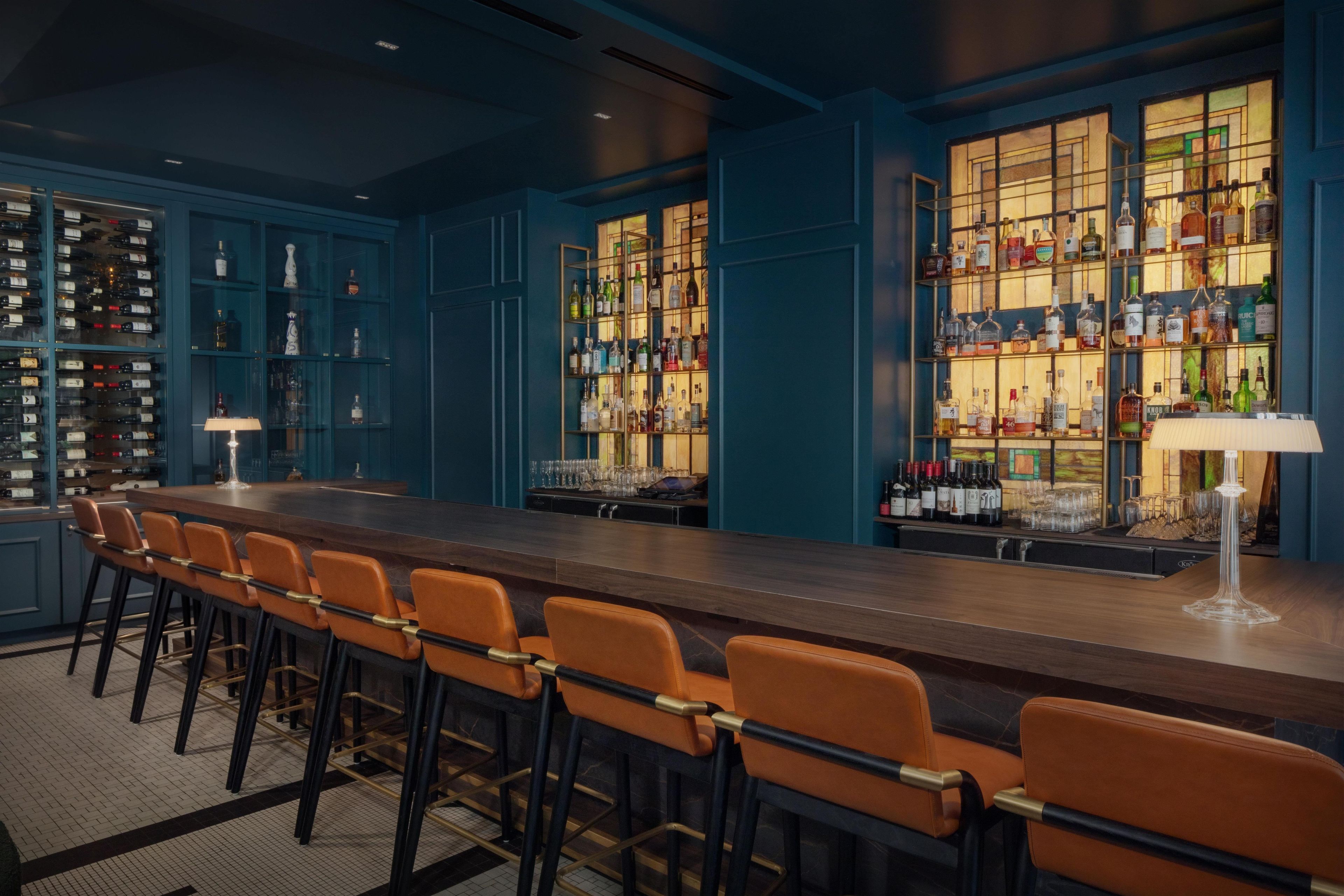 Bar (trong khuôn viên)