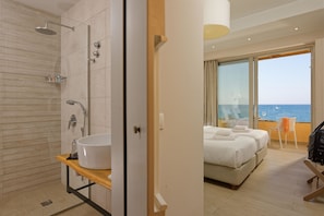 Deluxe Room Sea View with Jacuzzi | Bathroom | Hair dryer, towels - Palmera Beach - Adults Only (Hersonissos)