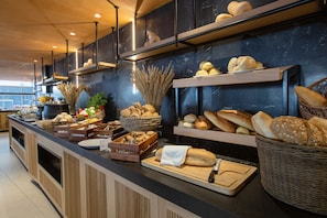 Daily cooked-to-order breakfast for a fee - Palmera Beach - Adults Only (Hersonissos)