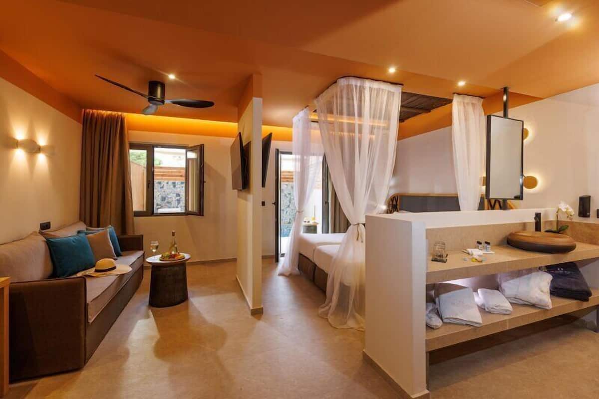 Junior Suite with Private Pool | Hypo-allergenic bedding available, in-room safe, soundproofing