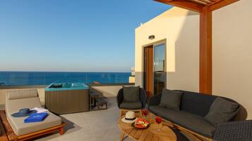 Superior Deluxe Suite Sea View Jacuzzi | Terrasse/Patio