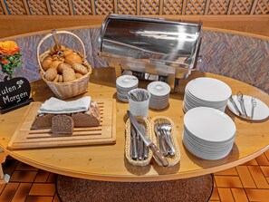 Free daily buffet breakfast