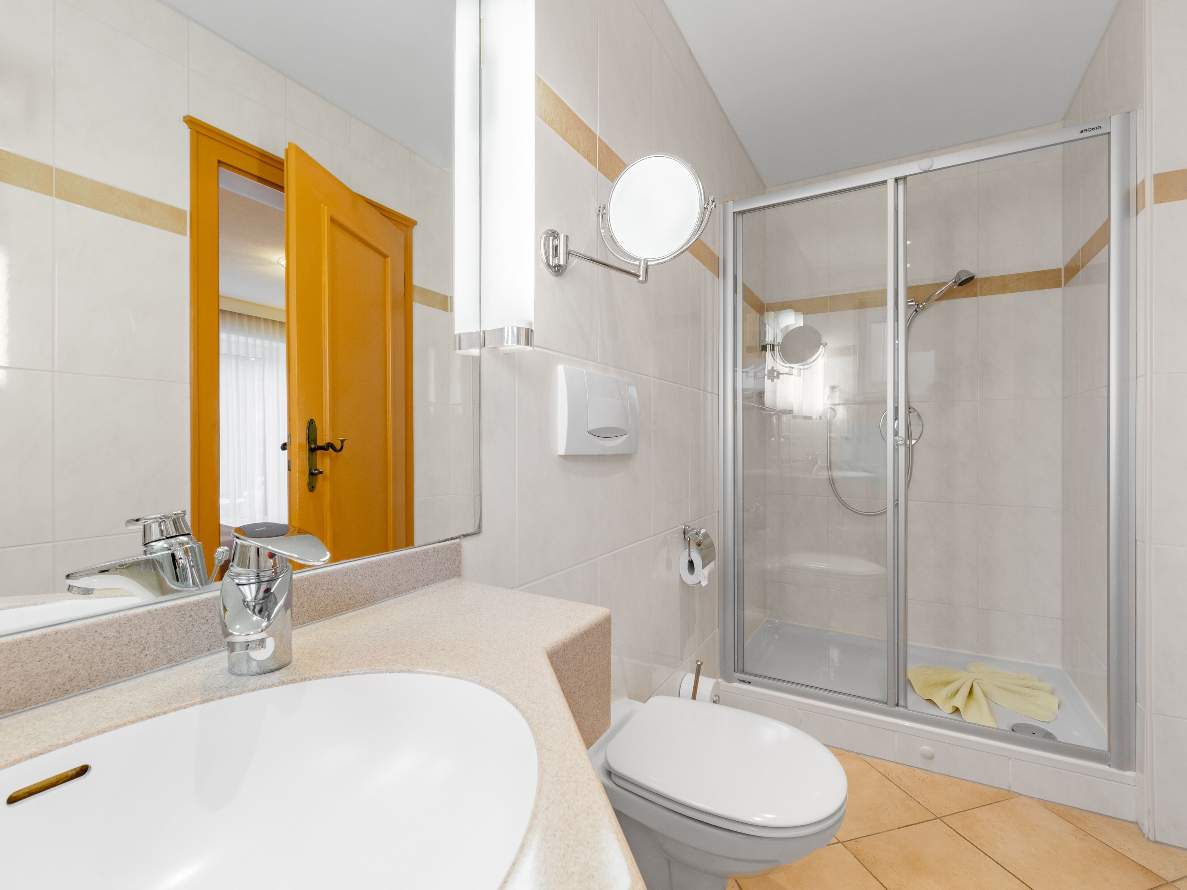 quadruple room with balcony | bathroom | free toiletries, hair dryer, towels