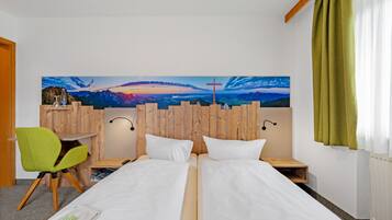 Double Room, Balcony | Premium bedding, laptop workspace, soundproofing, iron/ironing board