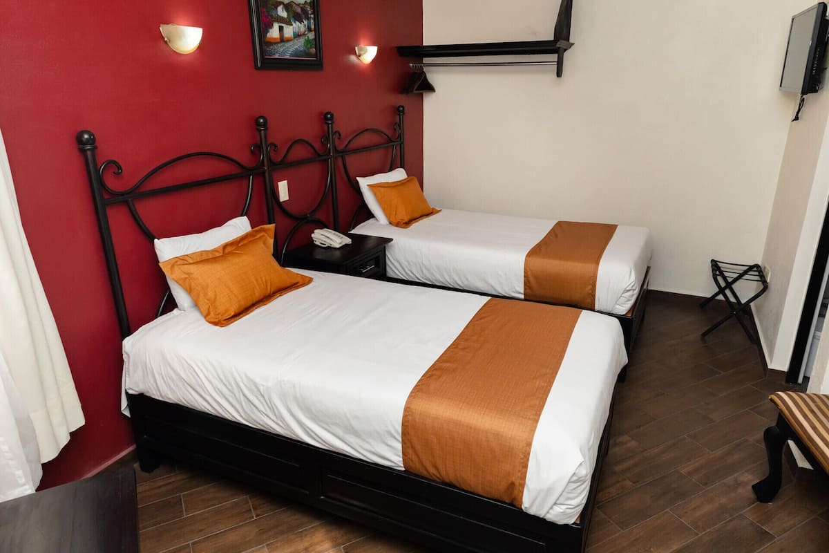Premium bedding, in-room safe, WiFi (free), bed sheets
