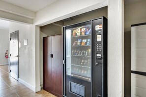 Vending machine - Motel 6 Hinesville, GA (Hinesville)