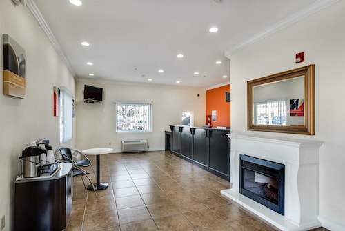 Motel 6 Hinesville, GA